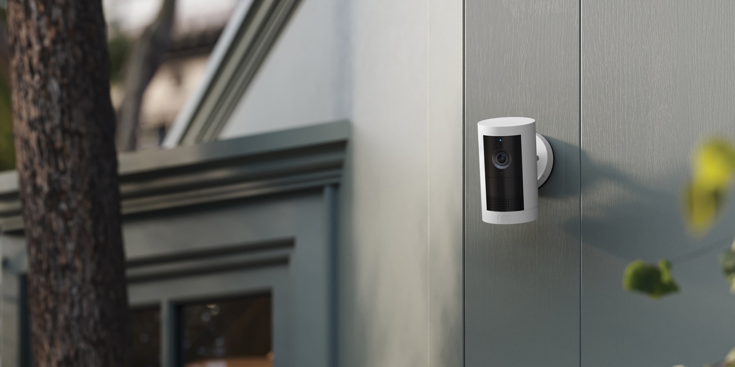 Ring Outdoor Cam Plus Battery — manufacturer product photograph